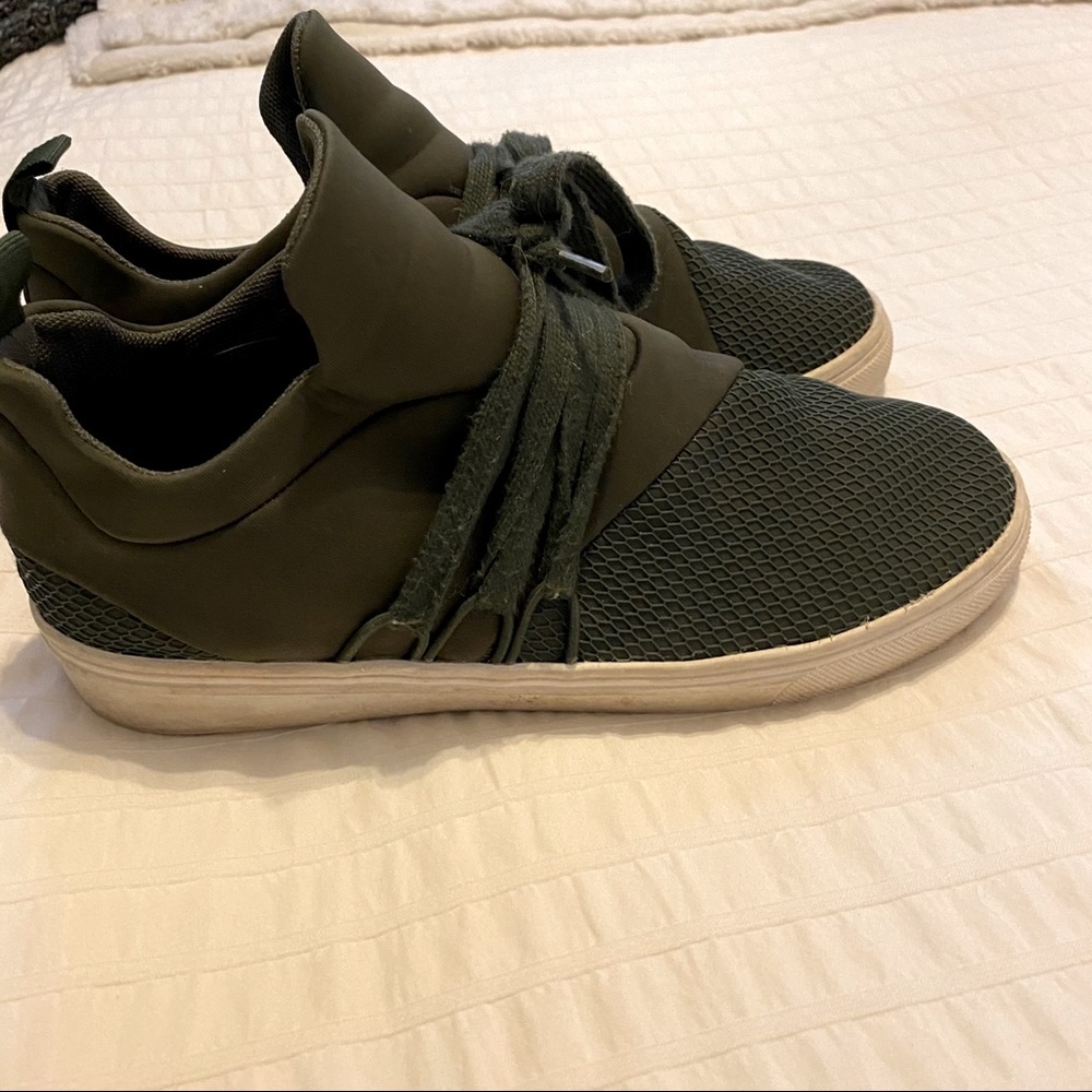 Women’s Steve Madden Sneakers in Olive Green